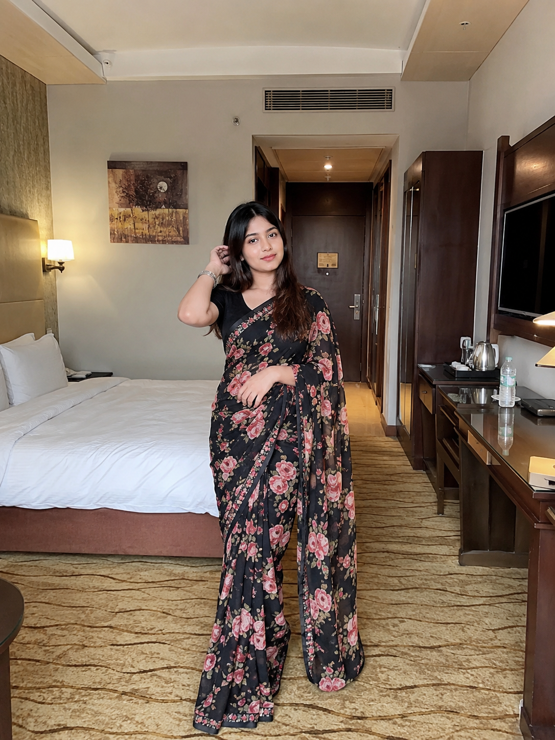 Afra Khan – Gulshan Premium Model